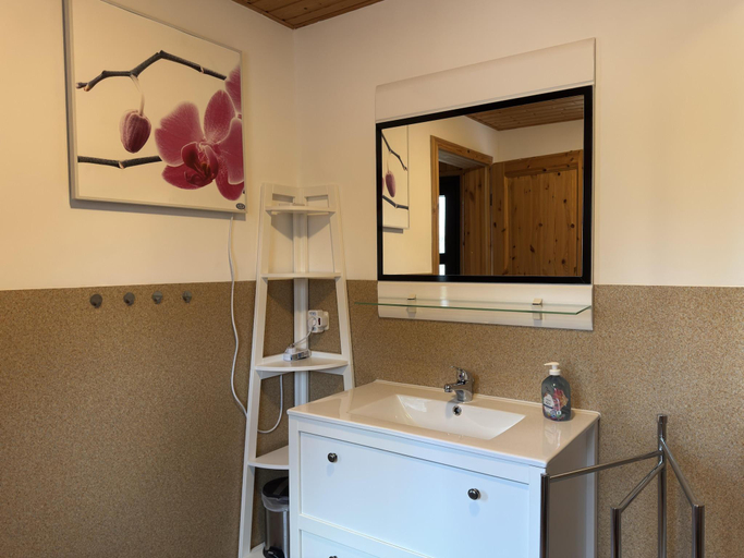 Bathroom 3, Ruhiger Aufenthalt in Gehren, Ilm-Kreis