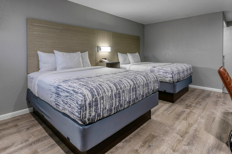 Bedroom 3, Copper Manor Motel, Grant