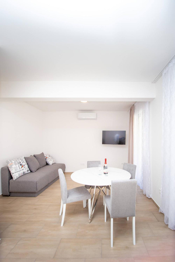 Others 4, Nina Apartments Prcanj