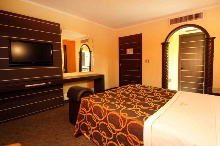Bedroom 3, Motel Mirage, Guadalajara