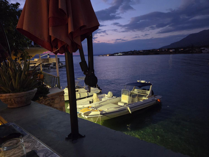 Food & Drinks 5, Elea rooms 7, Peloponnese