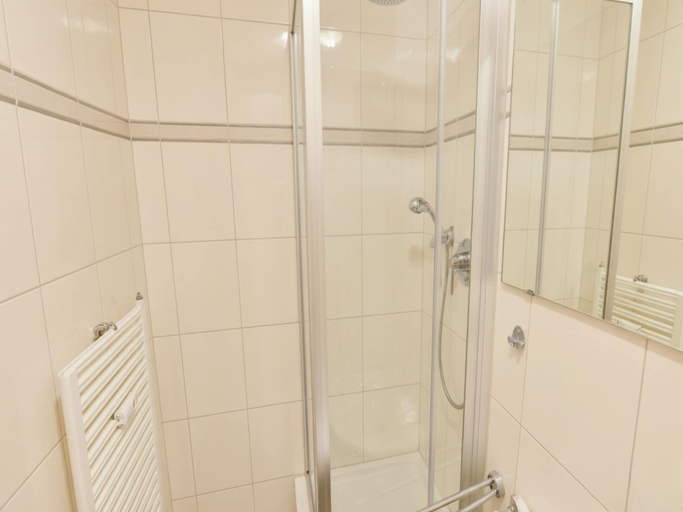 Bathroom 5, Familienappartement Roswitha mit Pool und Sauna, Freyung-Grafenau