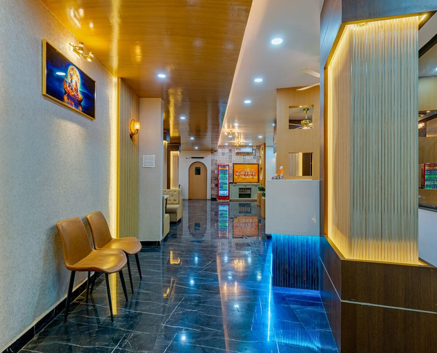Restaurant 4, Hotel Majestic Royal Akkalkot, Solapur
