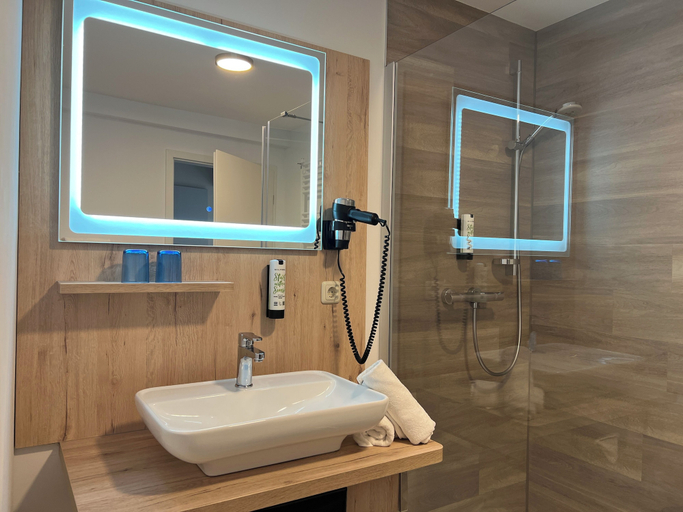Bathroom 3, Hotel Alte Fischerkate, Prignitz