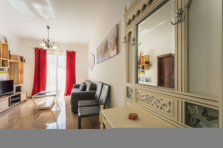 Room 2, Marsalforn Apartment Walk to Beach Seaside Living