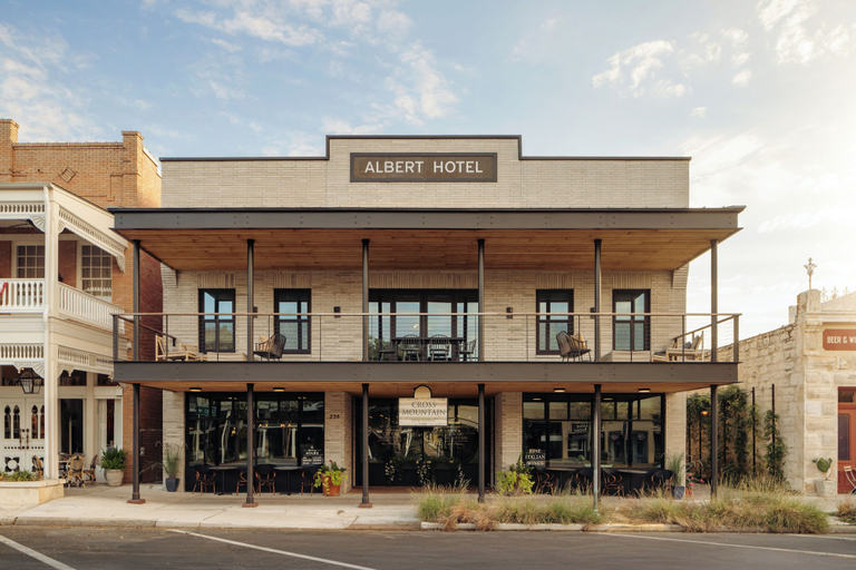 Exterior & Views 2, Albert Hotel, Gillespie