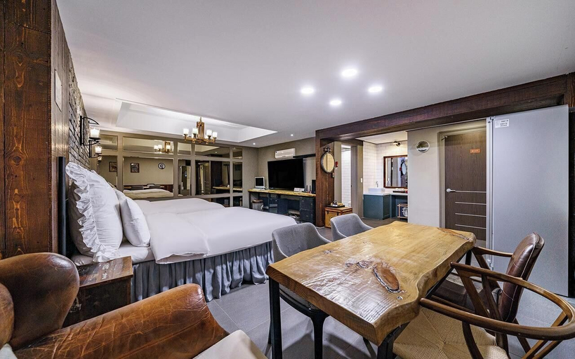 Bedroom 3, Brown Dot Daegu Exco, Buk
