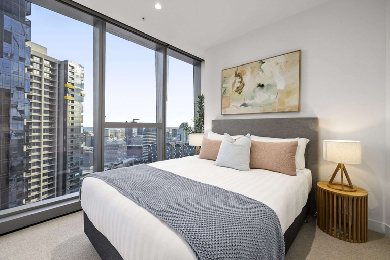 Room 4, Skyline & Sea Luxe Heated Pool, Gym, Sauna, Steam, Melbourne
