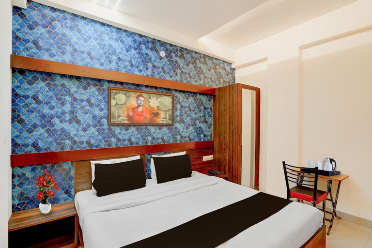 Room 5, Classic Hotel Shree Krishna Avenu, Indore