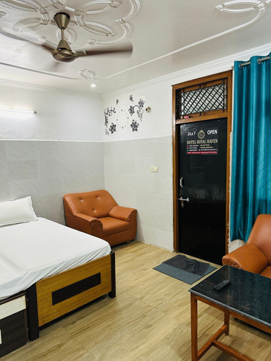 Room 3, Hotel Royal Haven, Lucknow