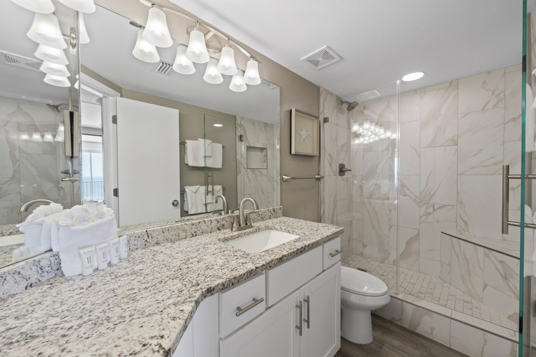 Bathroom 3, Bluewater 1504, Baldwin