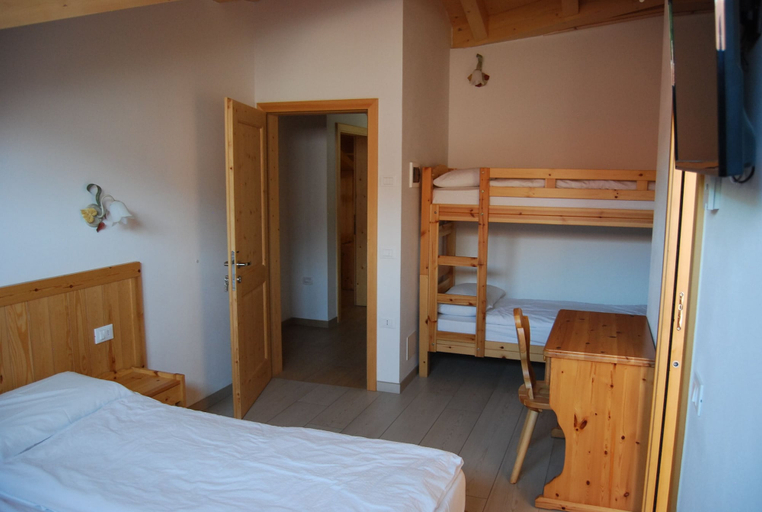 Room 5, mountain wave, Trento