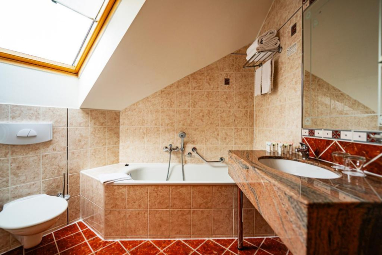 Bathroom 4, Hotel U Divadla, Praha 5