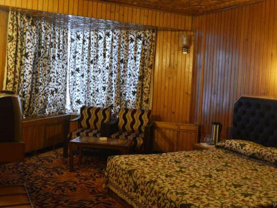 Others 3, Hotel Hilltop, Baramulla