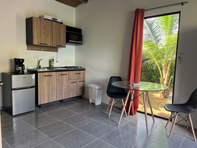 Private kitchen 4, Uvita Oasis Retreat with Villa Cabins and Apartment, Osa