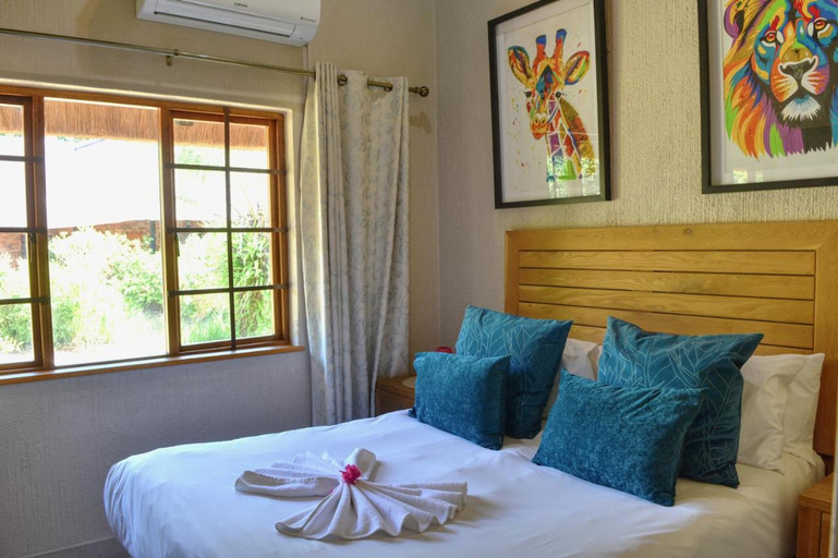 Bedroom 2, Inyamatane 227B Kruger Park Lodge, Ehlanzeni