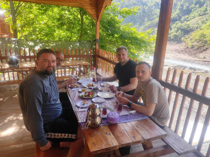 Outdoor dining 2, Kapuzbasi Uçar Pansiyon, Aladağ