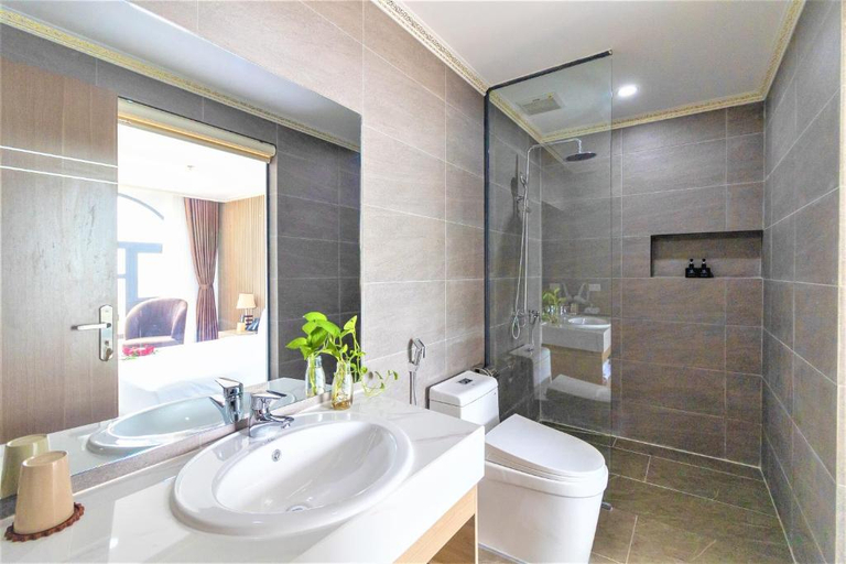 Bathroom 5, Pearl Beach Hotel Quy Nhon, Qui Nhơn