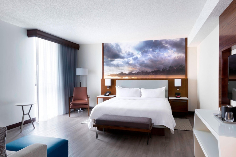 Bedroom 2, Greensboro High Point Marriott Airport, Guilford