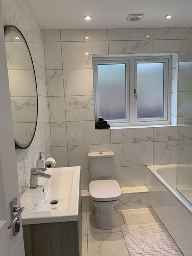 Bathroom 3, Virginia Water Family Getaway, Surrey