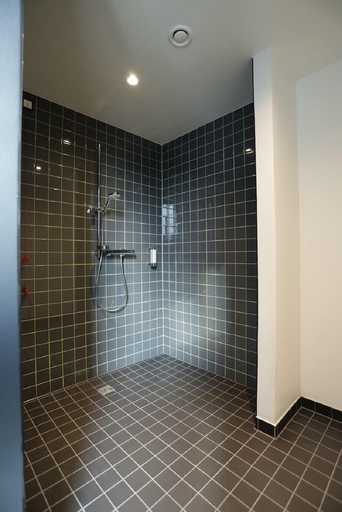 Bathroom 5, sander Hotel, Koblenz