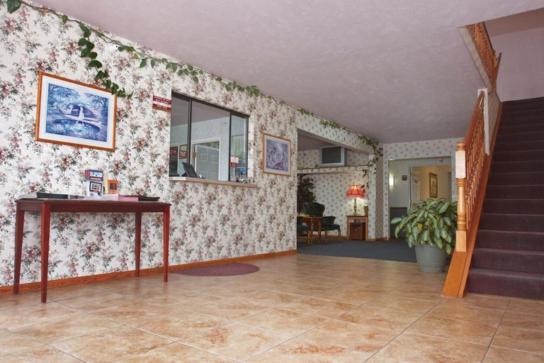 Others 5, Victorian Inn, Platte