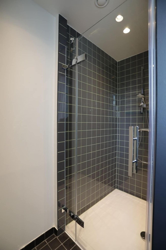 Bathroom 5, sander Hotel, Koblenz