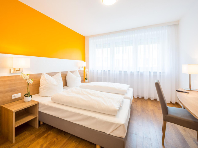 Bedroom 5, Hostel S16, München
