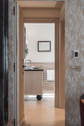 Bathroom 3, Hotel de Pavie, Gironde
