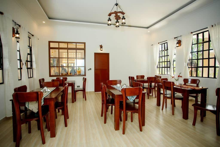 Dining, PAKIHOTELS&APARTMENT KILIMANJARO AIRPORT, Moshi Urban