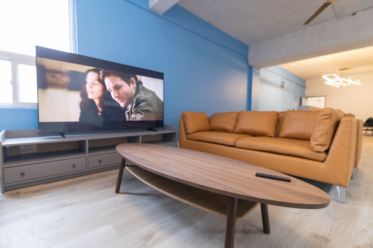 Living area 5, Check Inn CA, Toronto