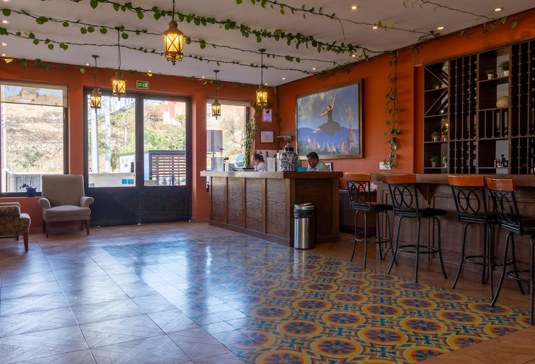 Food & Drinks 4, Hotel La Estacion, Allende