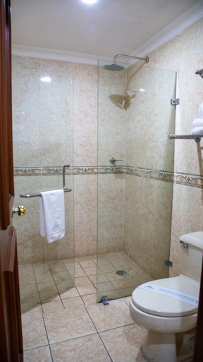 Bathroom 4, Casino Plaza Guadalajara, Guadalajara