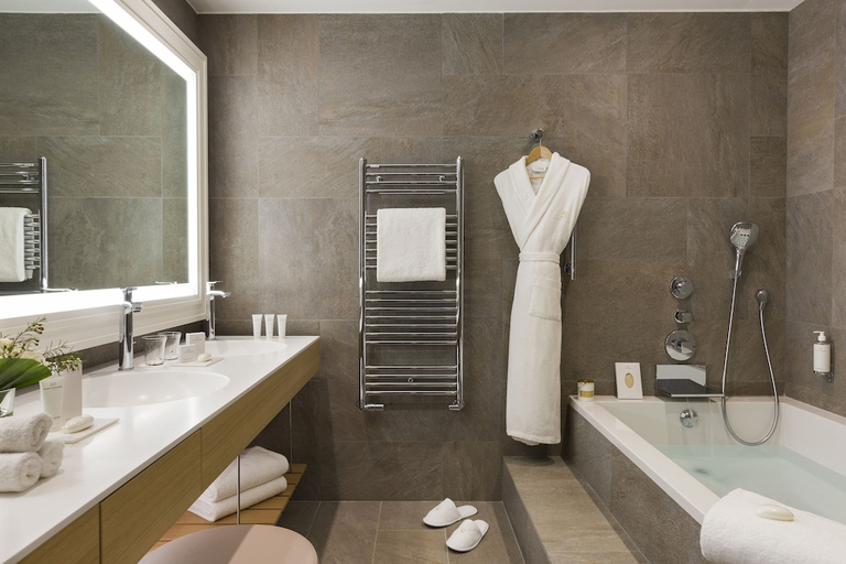 Bathroom 4, Hôtel Barrière L'Hôtel du Golf Deauville, Calvados