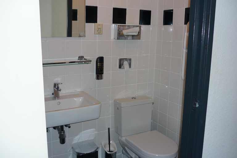 Others 4, Hotel Beez NO.106, Maastricht
