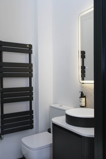 Bathroom 3, The Sixty 19 Stylish Studios and Apt., Cardiff