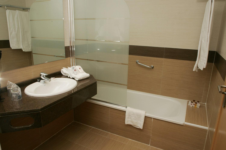 Bathroom 5, Bahia Almunecar, Granada