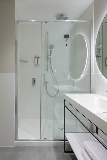 bathroom 5, STANDARD HOTEL RAFFAELLO, Modena