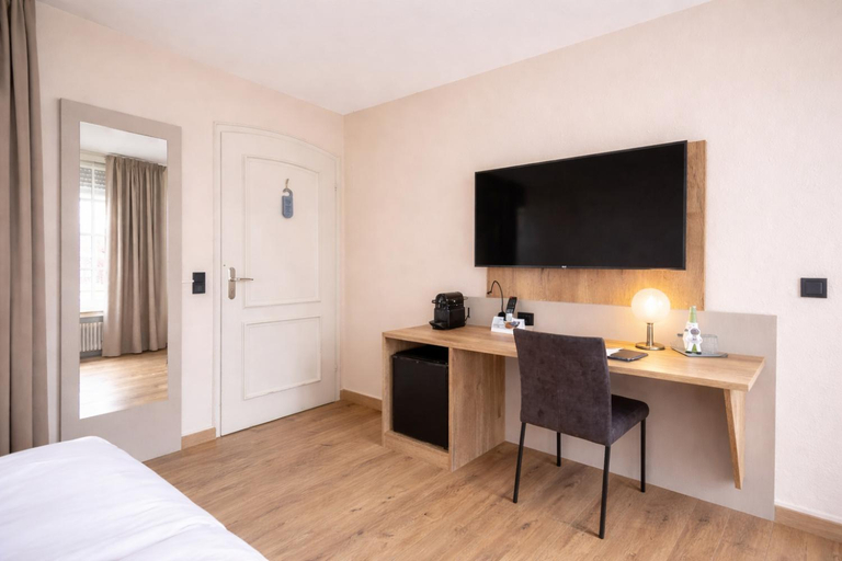 Bedroom 3, Stadthotel Julich, Düren