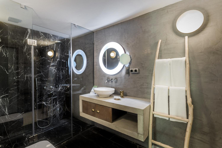Bathroom 4, Flamm, Bodrum