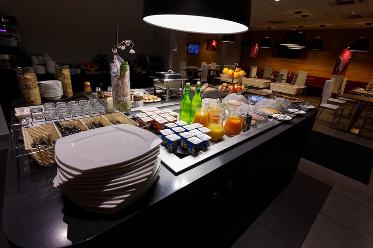 Food & Drinks 5, Tulip Inn Sainte Clotilde La Reunion, Saint-Denis
