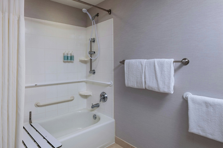 Bathroom 3, COURTYARD MARRIOTT AKSARBEN VILLAGE, Douglas