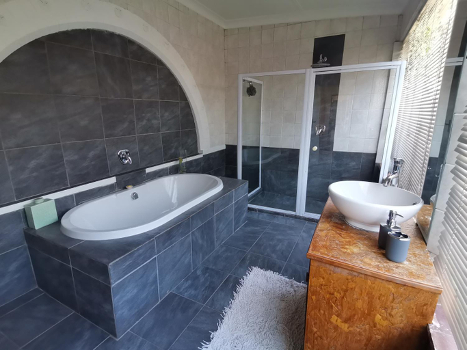 Bathroom, Die Blom, West Rand