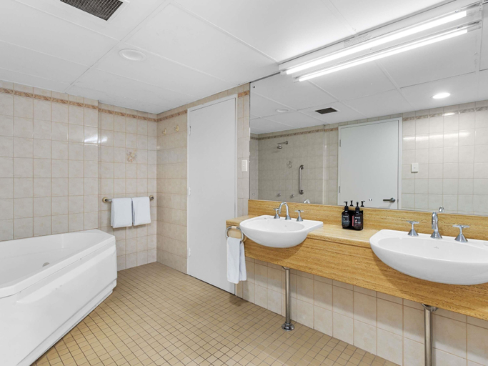 Bathroom 4, Mantra Meridien Adelaide, Adelaide