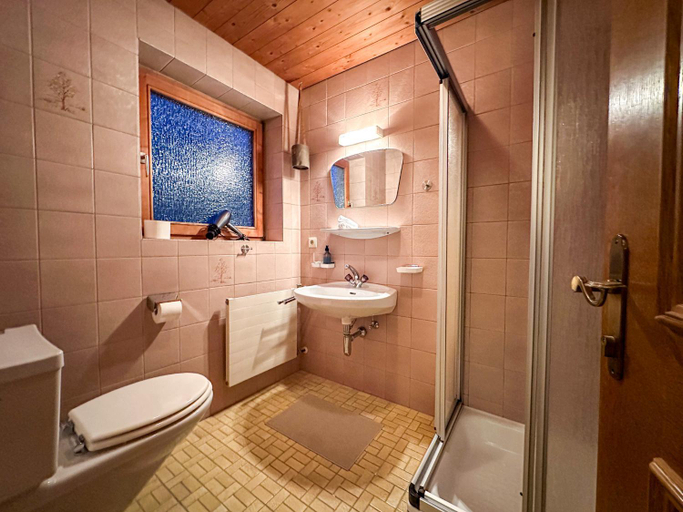 Bathroom 5, Luna Studios Zillertal, Schwaz