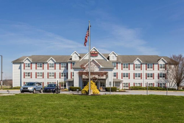 Exterior & Views 1, Lancaster Inn and Suites, Lancaster