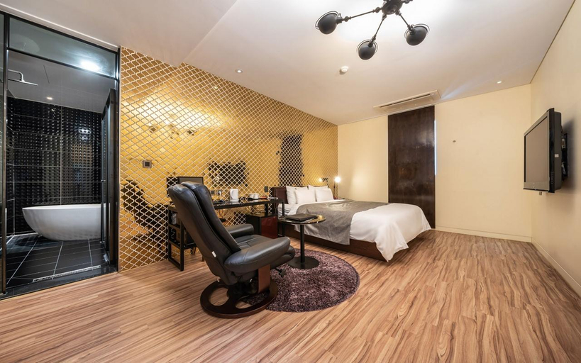 Bedroom 2, Incheon Yeonsu ES, Namdong