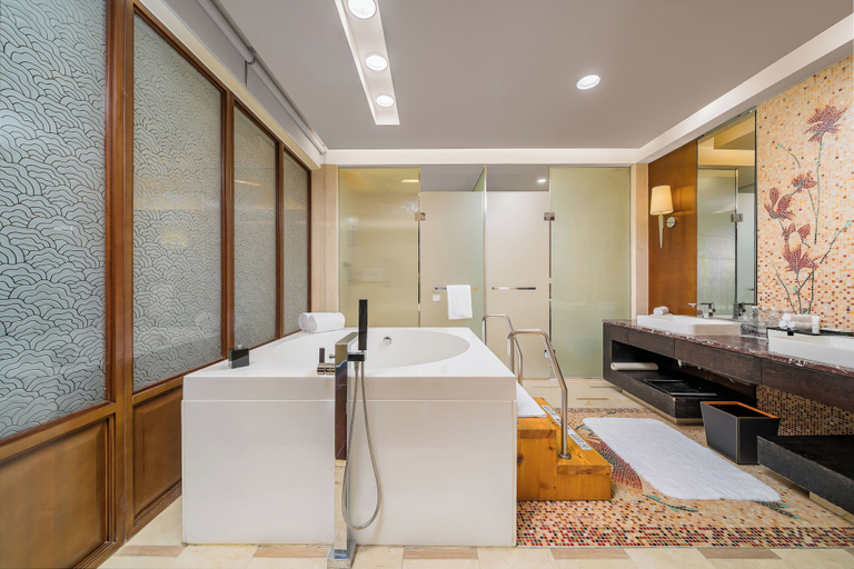 Bathroom 5, The Imperial Mansion, Beijing Marriott Executive Apartments, Beijing
