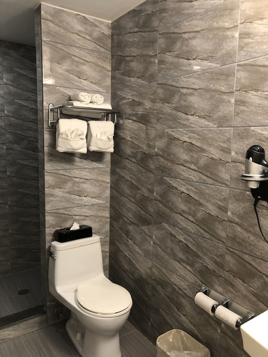 Bathroom 3, The Vue Hotel Express, New York