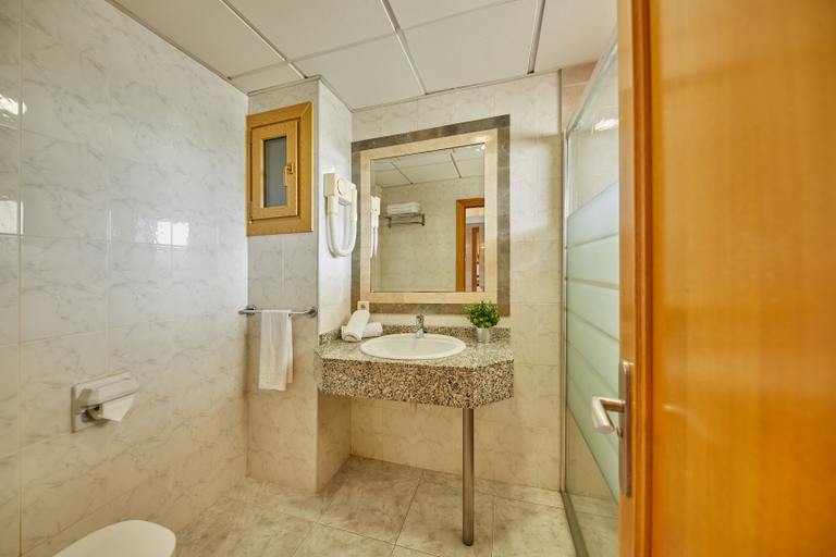 Bathroom 3, Ben Hur Apartments, Baleares